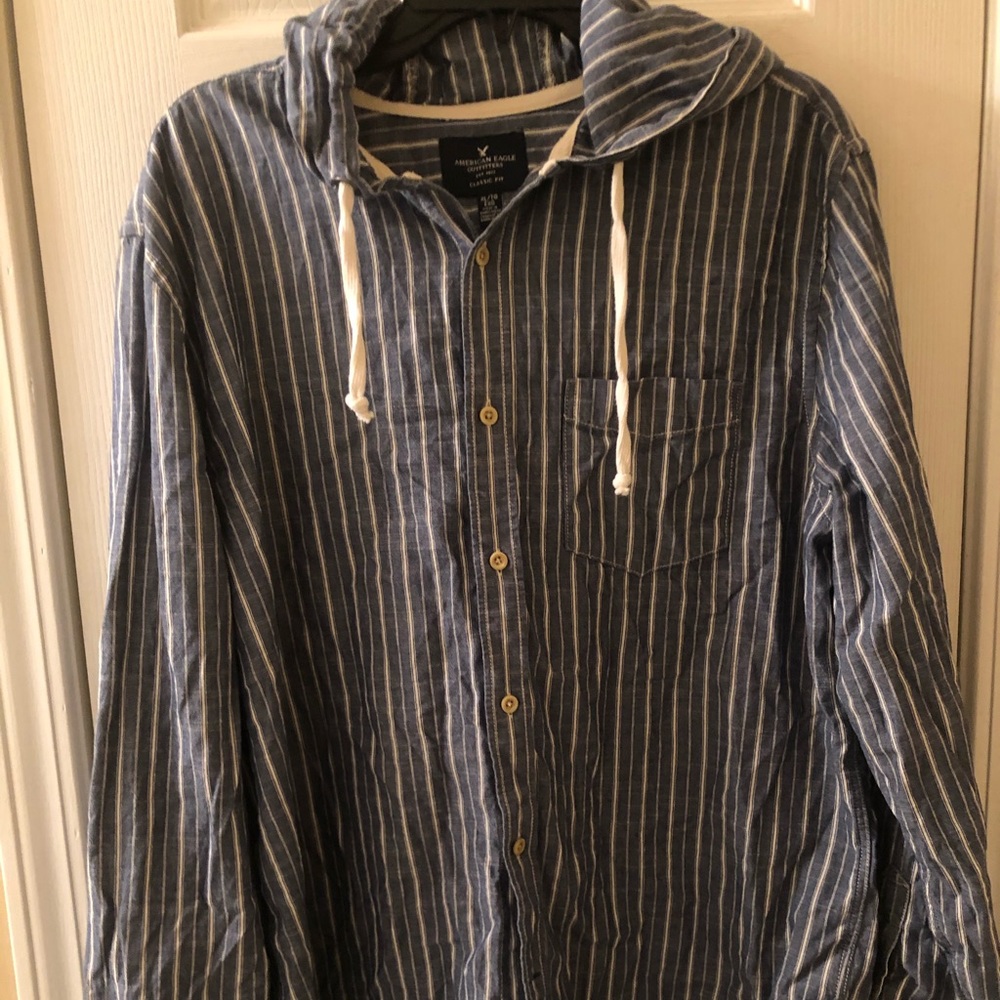 Men’s American eagle button up with hood